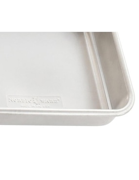 Molde para pan Nordic Ware aluminio 22 cm gris