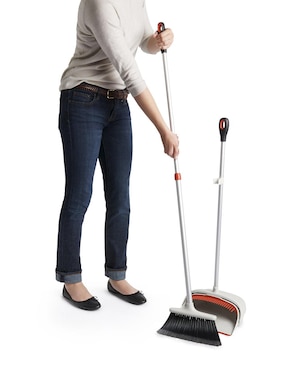 Juego Limpieza con Escoba OXO