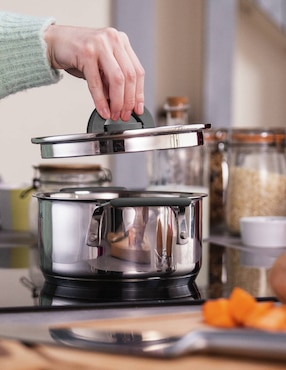 Batería de cocina T-Fal de acero inoxidable 6 piezas