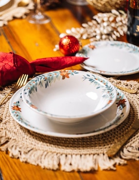 Vajilla cerrada Santa Anita Guirnalda Navideña de porcelana para 4 personas