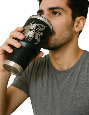 Termo Eichh de acero inoxidable con tapa push pull 887 ml
