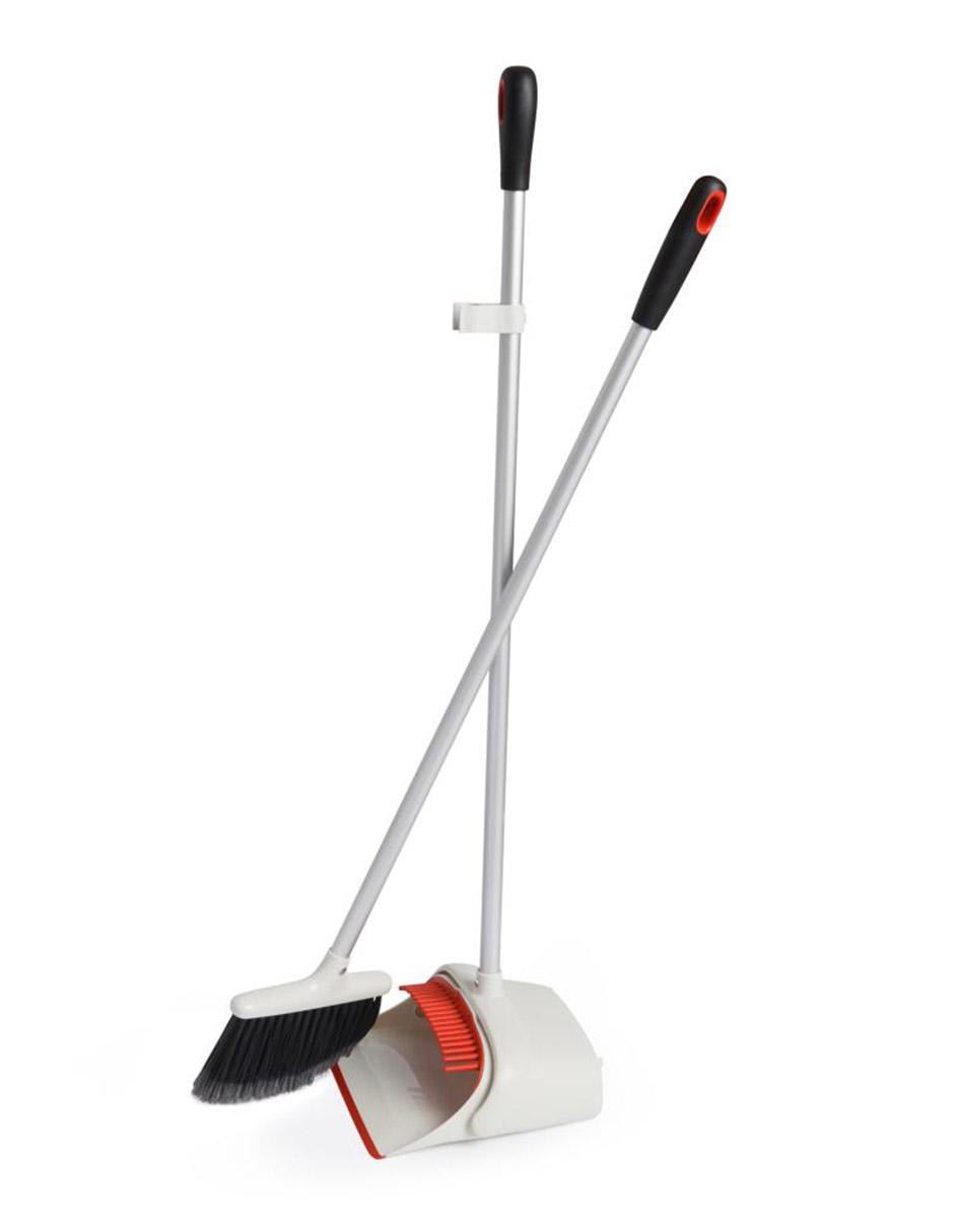 Juego Escoba y Recogedor 3