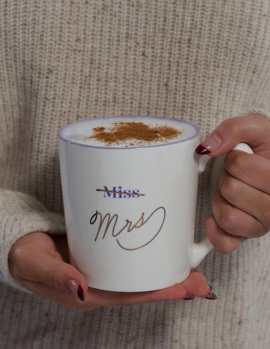Taza clásica Miss Mrs 4