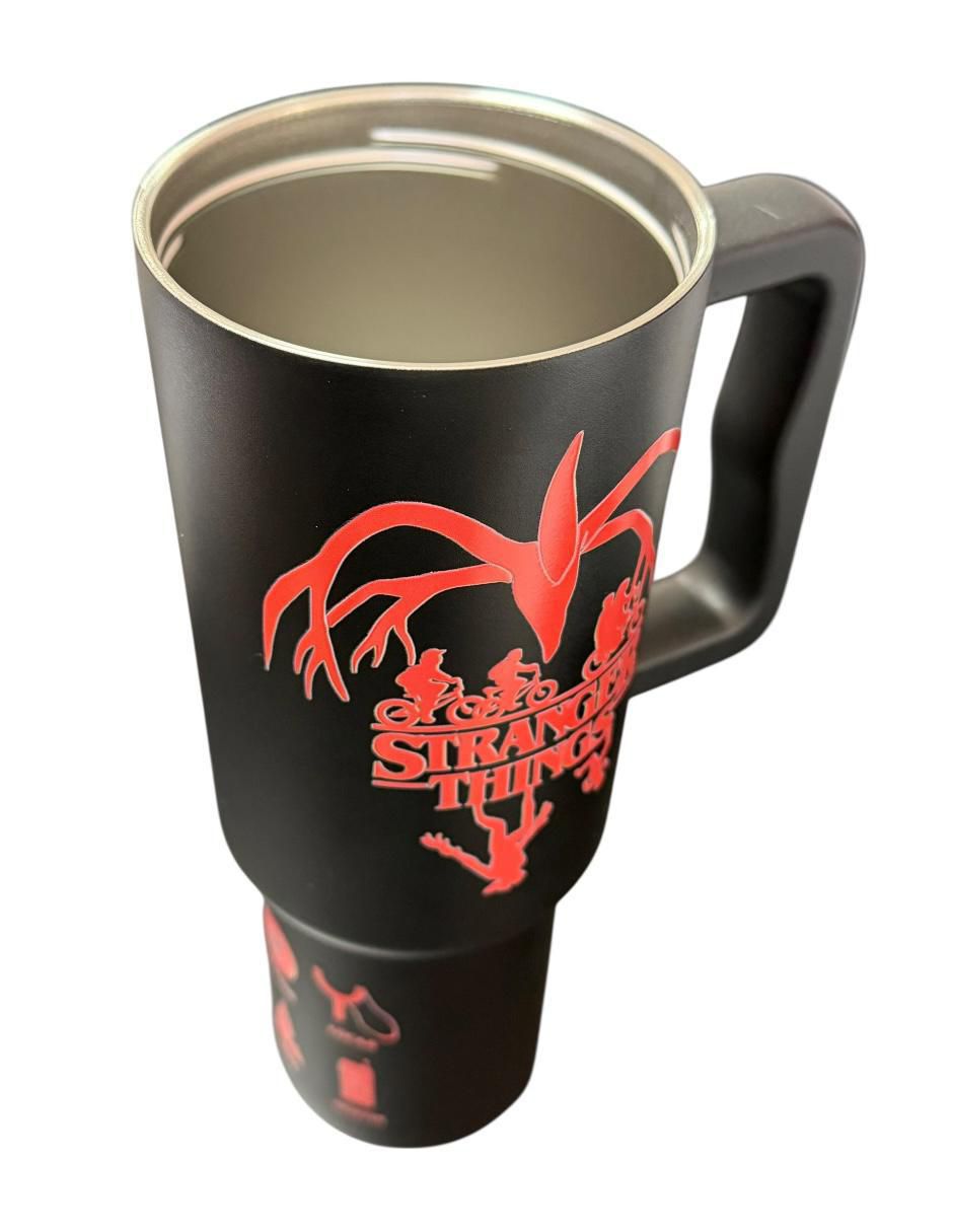 Termo de acero inoxidable Stranger Things con tapa rosca 1.2 L 4